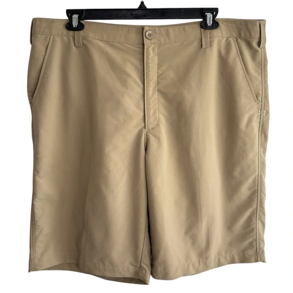 Under Armour Performance Shorts Stretch Khaki Size 42 Golf Athleisure Preppy